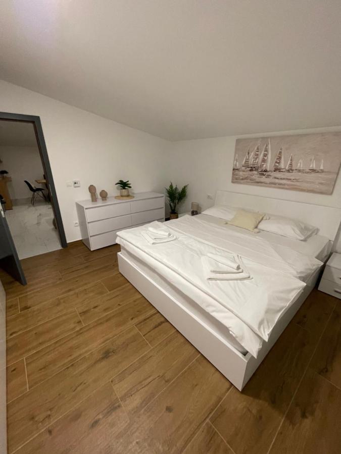 Holiday Home “Marko” With Heated Pool! Nin Exteriér fotografie